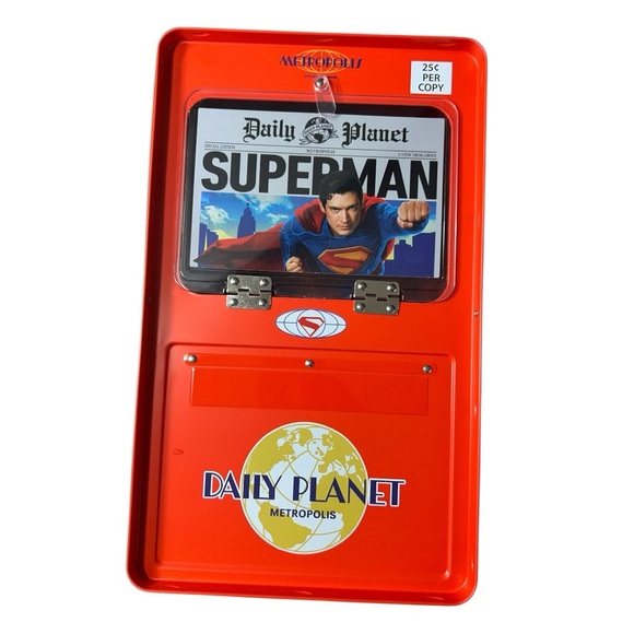 DC - Superman - Newspaper Box Popcorn Bucket w/ Interchangeable Front Paper 🦸‍♂️ - Picture 2 of 7